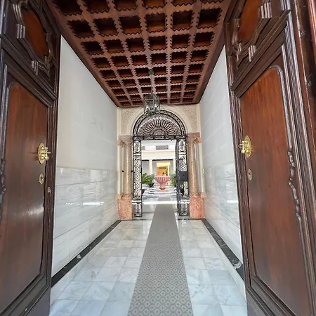 Palacio De Vibora Parking Gratis Apartment